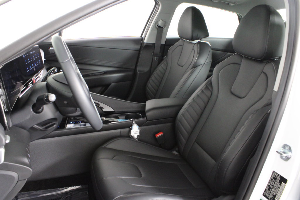 Certified 2026 Hyundai Elantra Limited FWD image 20