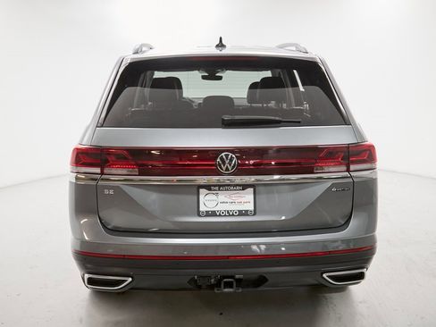 Used 2025 Volkswagen Atlas SE image 8