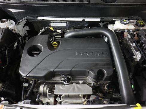 Used 2024 Chevrolet Equinox LS w/ Driver Confidence II Package image 17