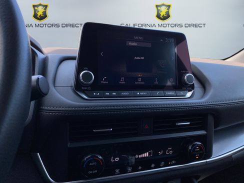 Used 2023 Nissan Rogue SV image 14