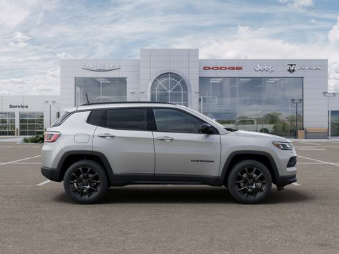 New 2025 Jeep Compass Latitude w/ Altitude Special Edition image 27