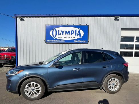 Used 2020 Ford Escape SE image 1