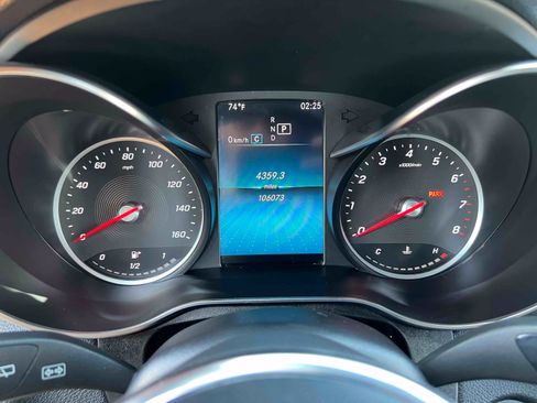 Used 2020 Mercedes-Benz GLC 300 4MATIC image 8
