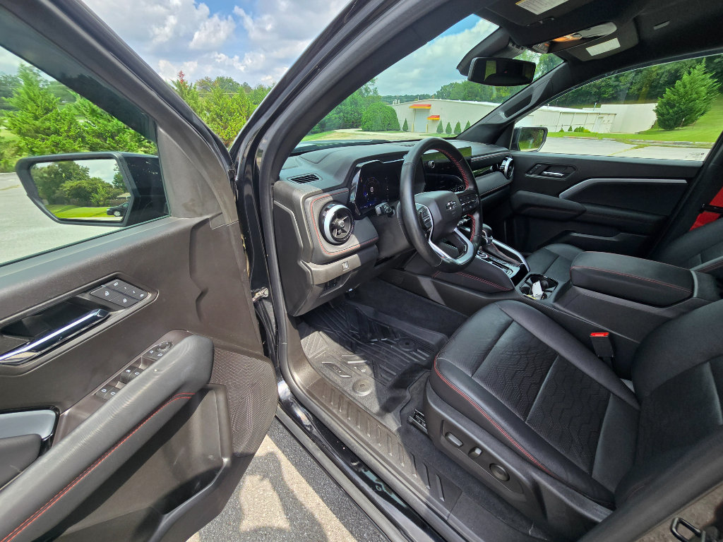 Used 2023 Chevrolet Colorado Z71 w/ Z71 Convenience Package 2 AWD/4WD image 11