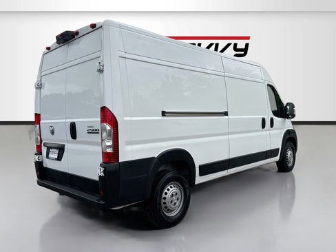 Used 2024 RAM ProMaster 2500 w/ Convenience Group FWD image 7