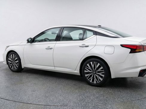 Used 2025 Nissan Altima 2.5 SV image 6