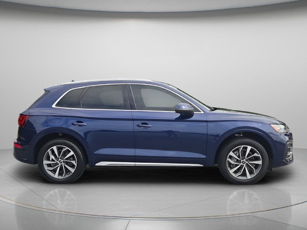 Used 2021 Audi Q5 Premium w/ Premium Plus Package AWD/4WD image 9