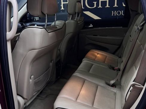Used 2020 Jeep Grand Cherokee Overland AWD/4WD image 11