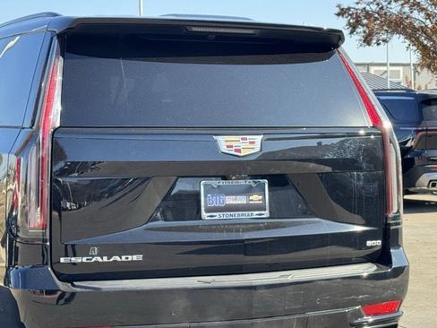 Used 2022 Cadillac Escalade Sport w/ Touring Package image 8