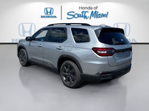 New 2026 Honda Pilot Sport image 5