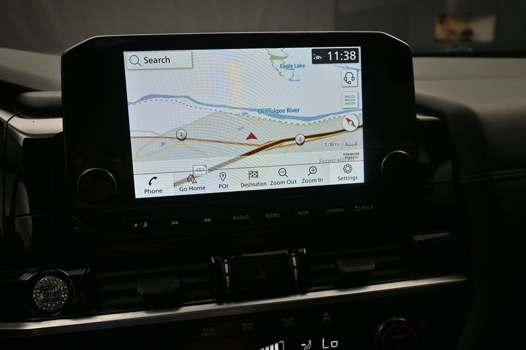 Used 2024 Nissan Pathfinder Platinum FWD image 11