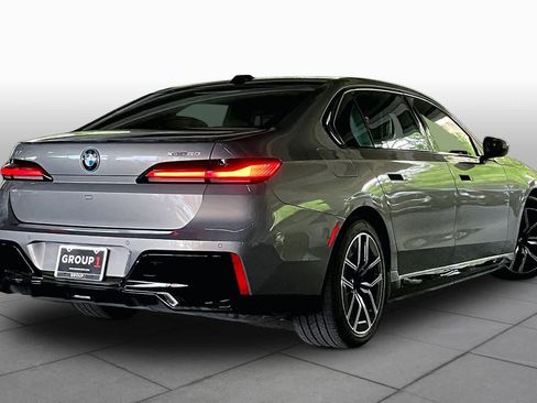 Used 2023 BMW i7 xDrive60 w/ Parking Assistance Package AWD/4WD image 12