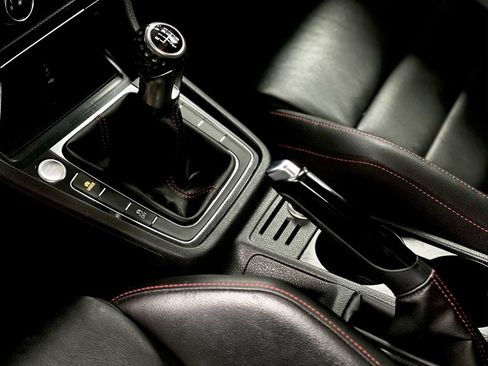 Used 2016 Volkswagen GTI SE w/ Lighting Package (SEL) FWD image 28