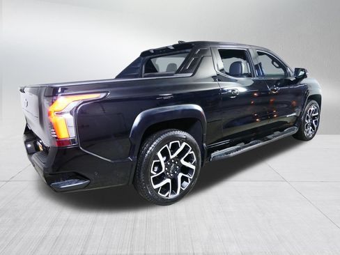 Used 2025 Chevrolet Silverado EV RST AWD/4WD image 7