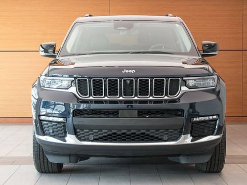 Used 2023 Jeep Grand Cherokee L Limited w/ Luxury Tech Group II AWD/4WD image 2