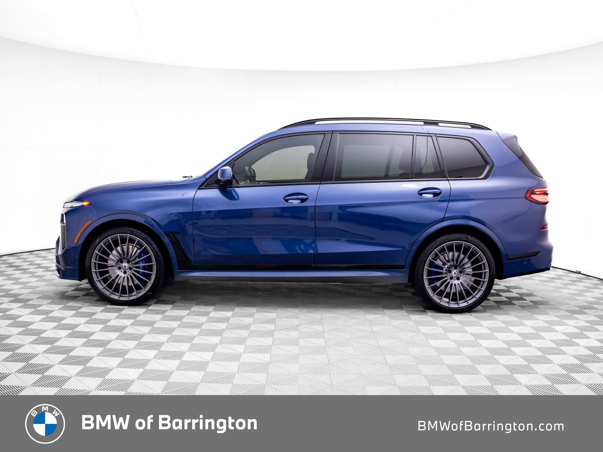 Used 2024 BMW ALPINA XB7 AWD/4WD image 2