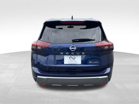 Used 2026 Nissan Rogue SL AWD/4WD image 5