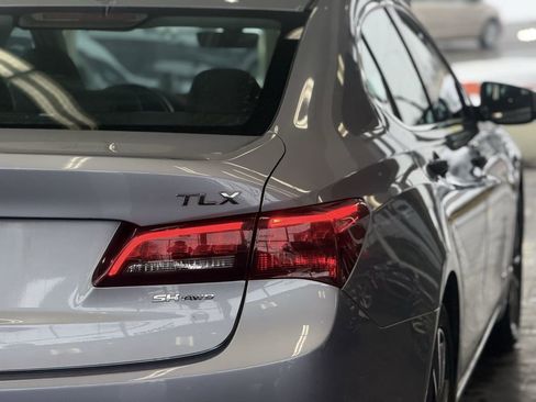 Used 2015 Acura TLX V6 SH-AWD w/ Technology Pkg image 18