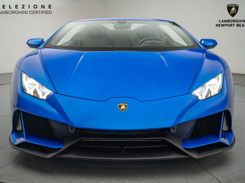 Used 2024 Lamborghini Huracan EVO image 11