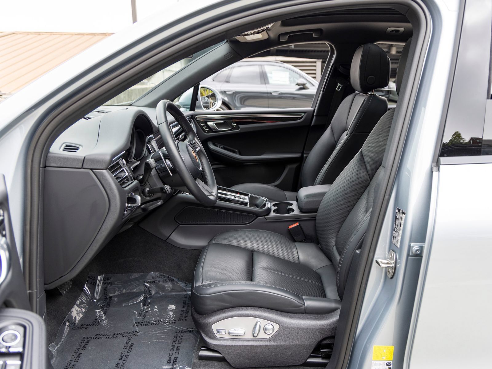Used 2026 Porsche Macan AWD/4WD image 29