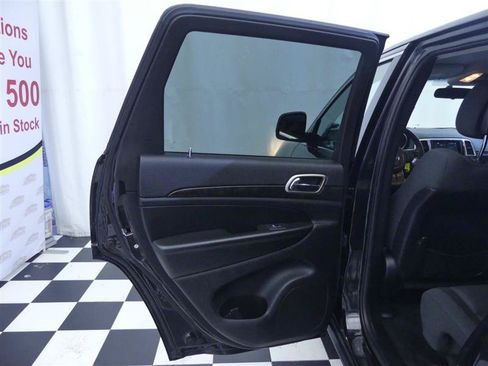 Used 2013 Jeep Grand Cherokee Laredo AWD/4WD image 21