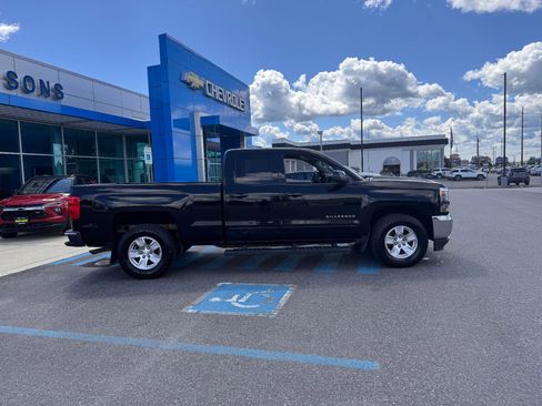 Used 2017 Chevrolet Silverado 1500 LT w/ All Star Edition AWD/4WD image 8
