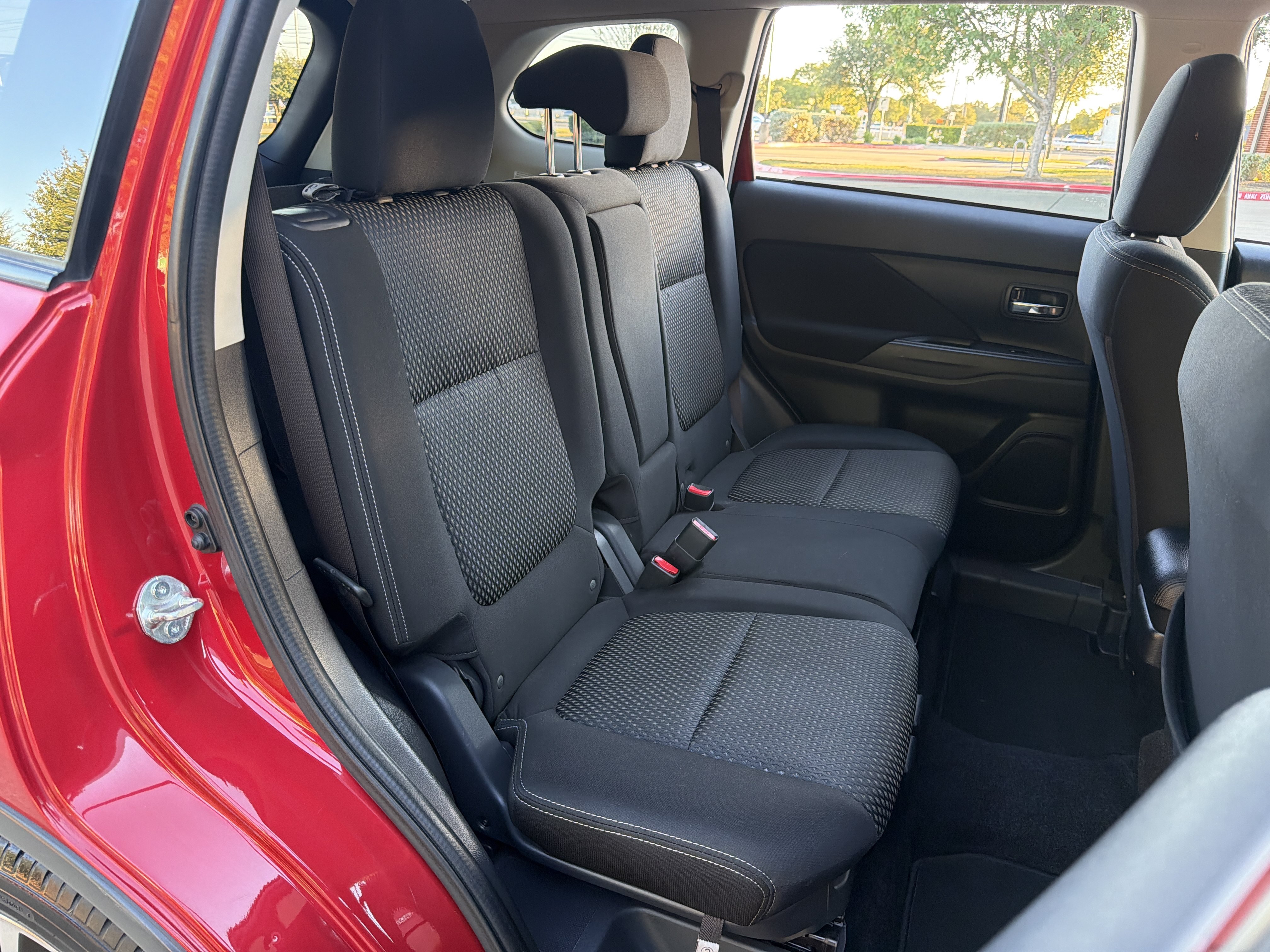Used 2018 Mitsubishi Outlander SE FWD image 13