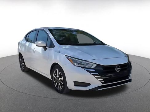 Used 2025 Nissan Versa SV FWD image 2