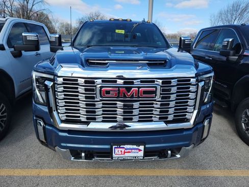 New 2026 GMC Sierra 2500 Denali w/ Denali Reserve Package AWD/4WD image 2