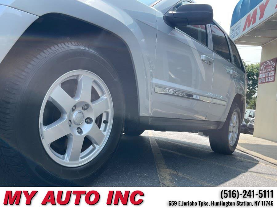 Used 2010 Jeep Grand Cherokee Laredo AWD/4WD image 10