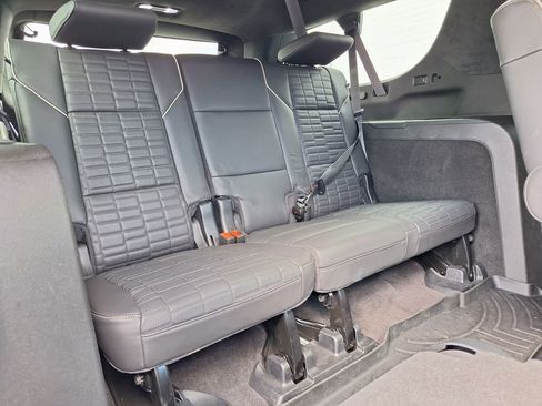 Used 2023 Cadillac Escalade ESV Sport Platinum w/ Heavy-Duty Trailer Package image 34