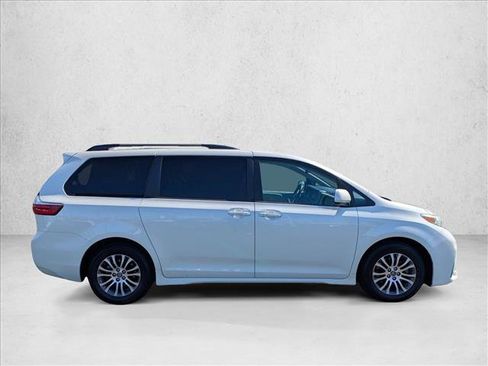 Certified 2018 Toyota Sienna XLE w/ XLE Navigation Package image 4