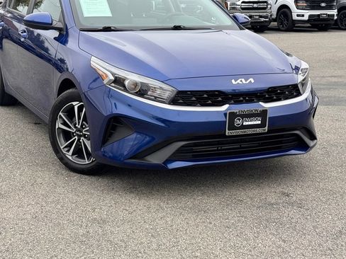 Used 2024 Kia Forte LXS FWD image 3