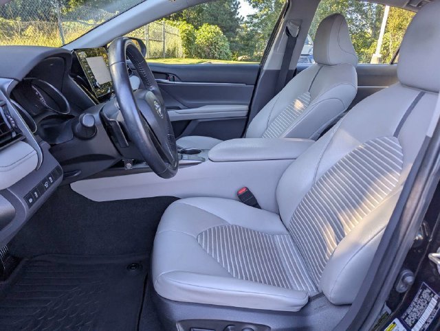 Used 2022 Toyota Camry SE FWD image 7