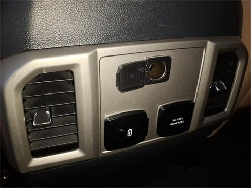 Used 2022 Ford F350 Lariat w/ Chrome Package image 16