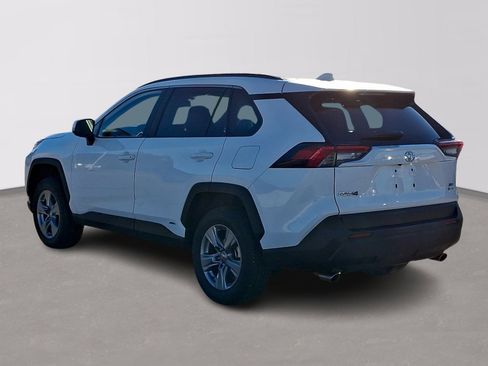 Used 2025 Toyota RAV4 XLE image 4