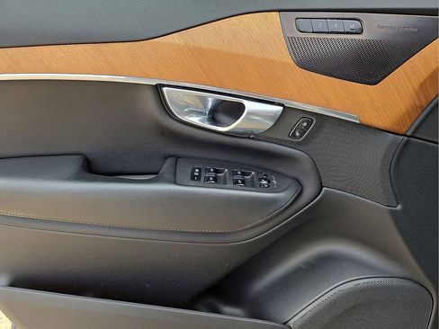 Used 2023 Volvo XC90 B6 Plus w/ Protection Package Premier image 23