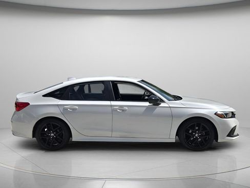 Used 2023 Honda Civic Sport image 3