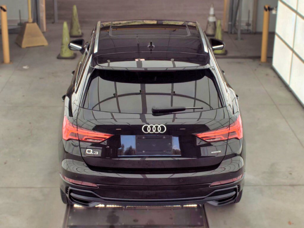 Used 2020 Audi Q3 2.0T Premium w/ Convenience Package AWD/4WD image 6