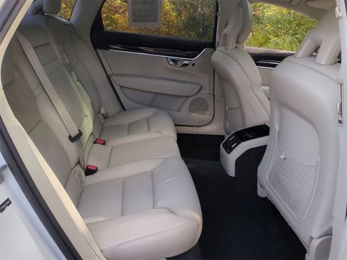 Used 2018 Volvo S90 T5 Momentum w/ Convenience Package image 28