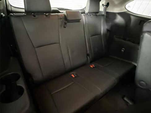 Certified 2024 Toyota Highlander XLE image 45