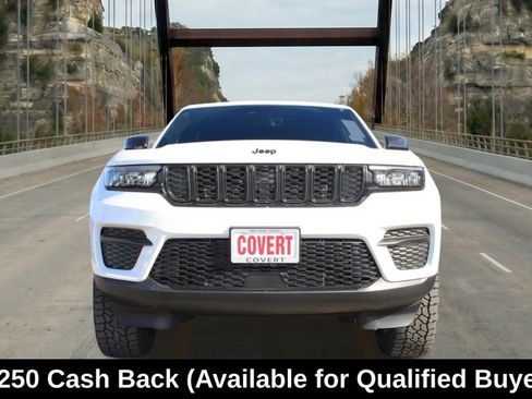 New 2025 Jeep Grand Cherokee Altitude AWD/4WD image 9