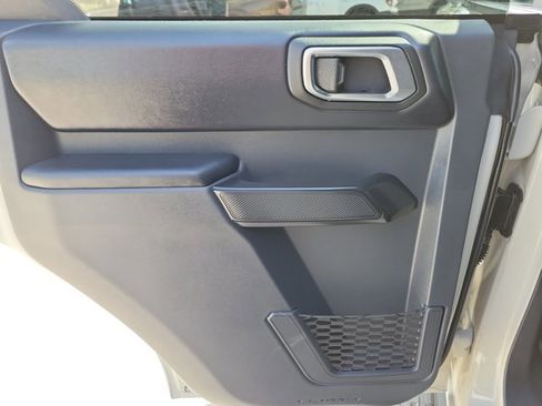 Certified 2025 Ford Bronco Outer Banks AWD/4WD image 16