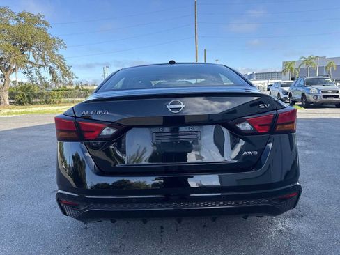 Used 2024 Nissan Altima 2.5 SV AWD/4WD image 6