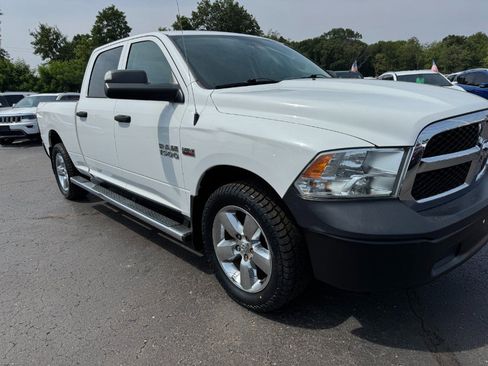 Used 2017 RAM 1500 ST w/ SXT Appearance Group AWD/4WD image 12