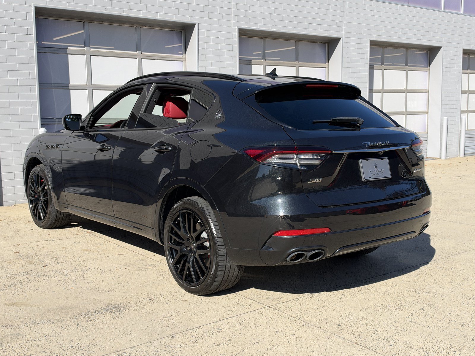 Used 2021 Maserati Levante S AWD/4WD image 3
