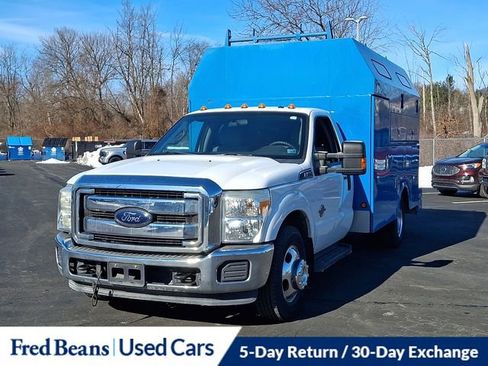 Used 2015 Ford F350 XLT w/ XLT Interior Package image 4