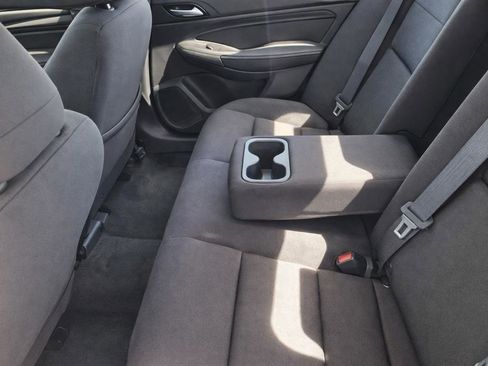 Used 2023 Nissan Altima 2.5 SV image 9