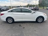 Used 2011 Hyundai Sonata GLS image 2
