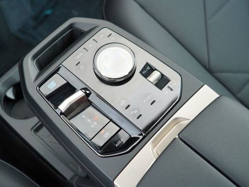 New 2026 BMW iX xDrive60 w/ Premium Package image 17